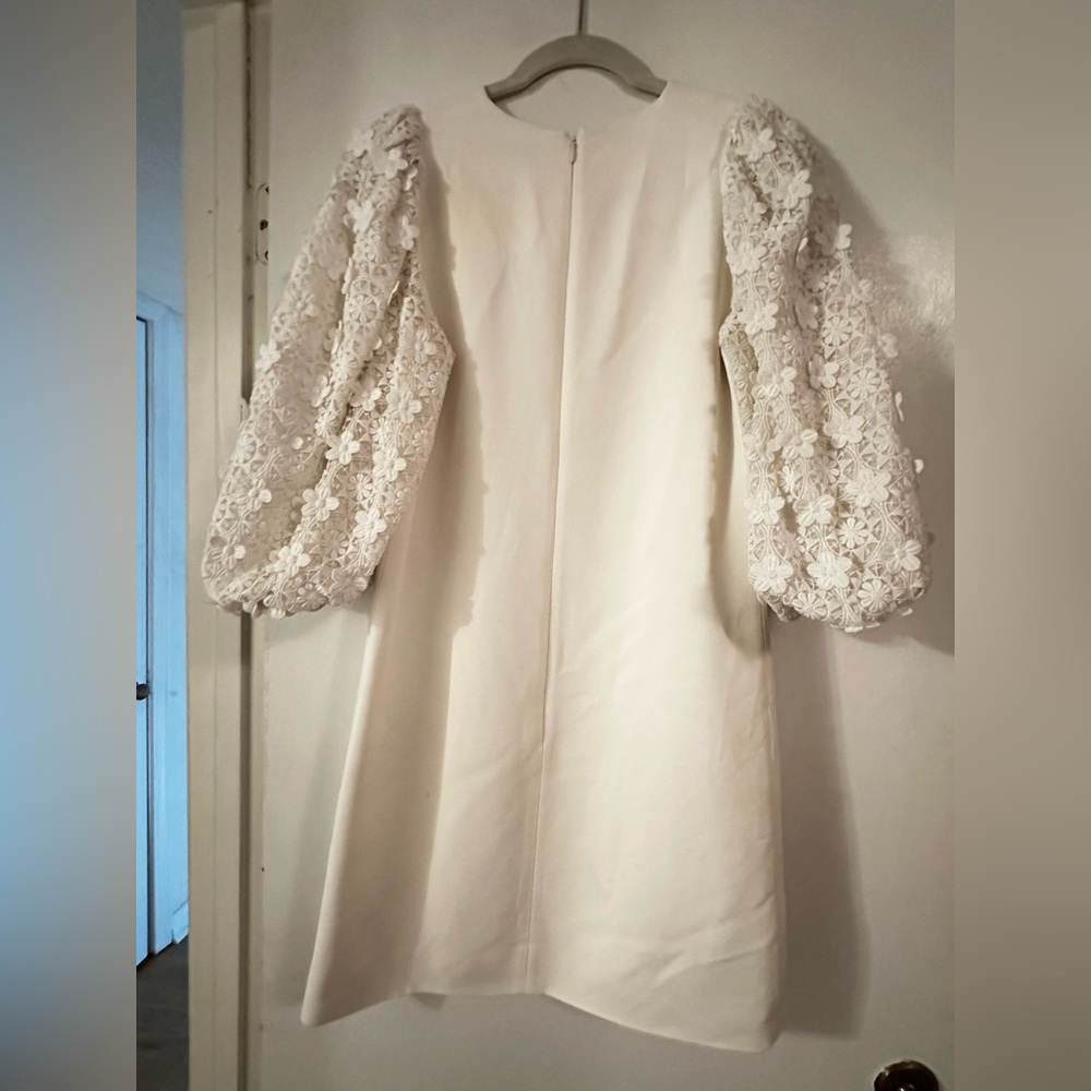 ANDREW GN Elegant White Lace Sleeve Mini Dress - Picture 3 of 3